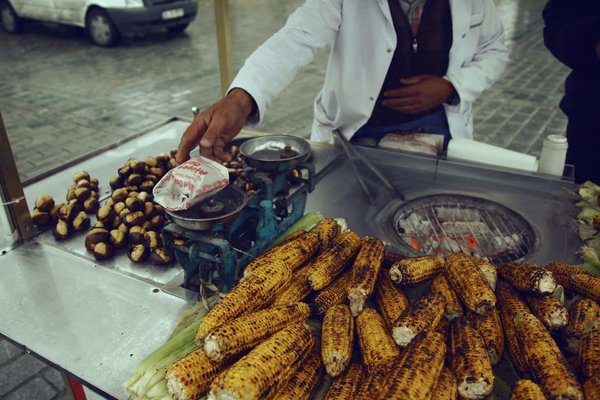 How can one take part in a local food tasting event in Birmingham without overspending?