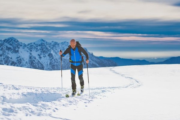 How can you explore the natural beauty of the Welsh Valleys through hiking?