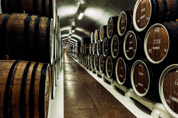 Which breweries in Manchester offer tours and tastings on weekends?