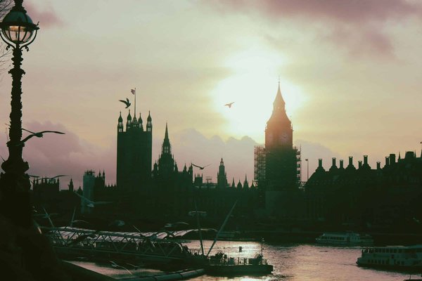 What strategies can help you find cheap eats in central London?